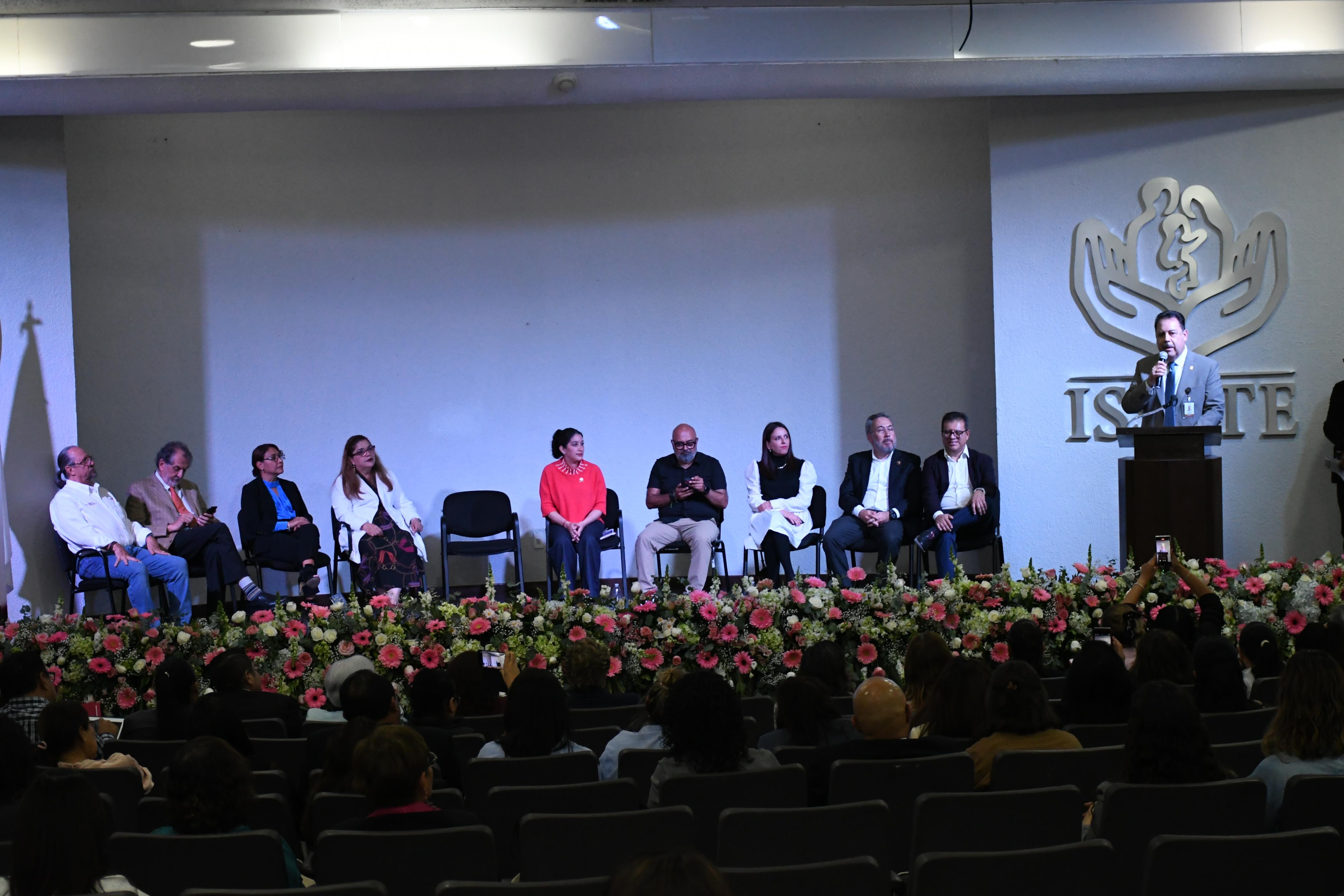  Conmemoracion del Dia del Trabajo Social  en el CMN "20 de Noviembre